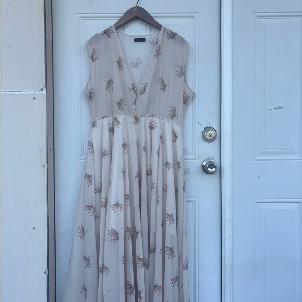 Sleeveless Neutral Floral Maxi Dress